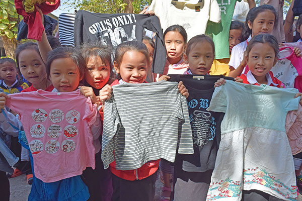 カンボジアのスラムの子どもたち