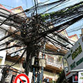 カンボジアの電線