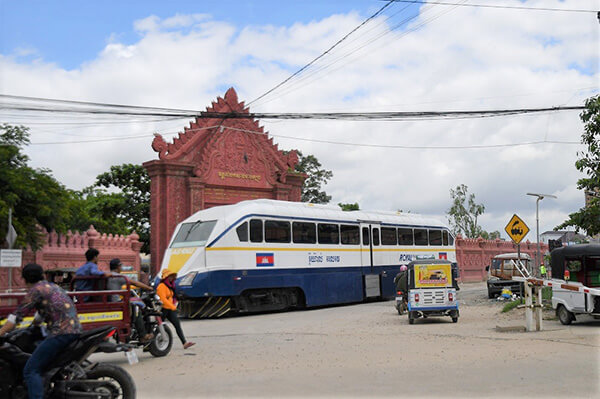 カンボジアの電車
