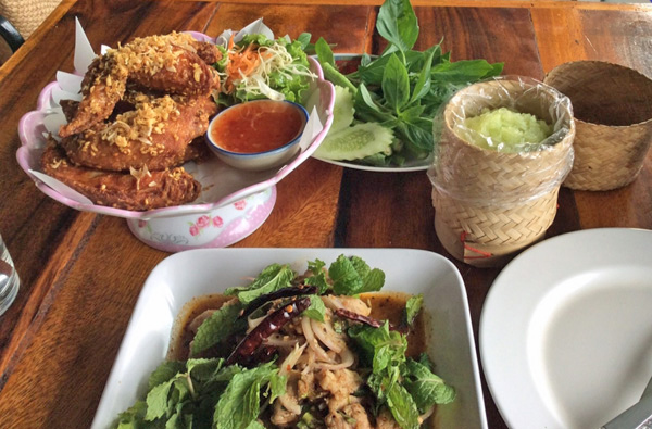 タイの庶民的な食べ物